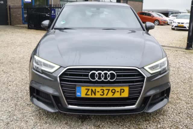 Audi A3 (2019) thumbnail 2