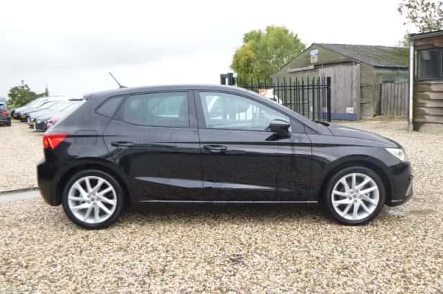 SEAT Ibiza (2022) thumbnail 2