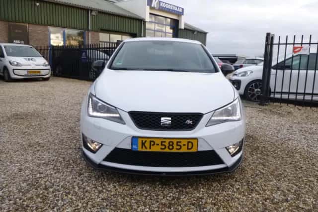 SEAT Ibiza (2016) thumbnail 4