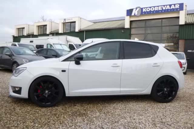 SEAT Ibiza (2016) thumbnail 6