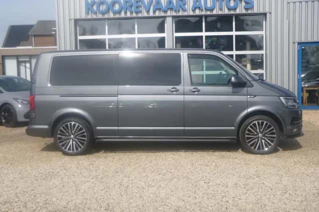 Volkswagen Transporter (2019) thumbnail 2