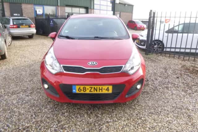 Kia Rio (2013) thumbnail 4
