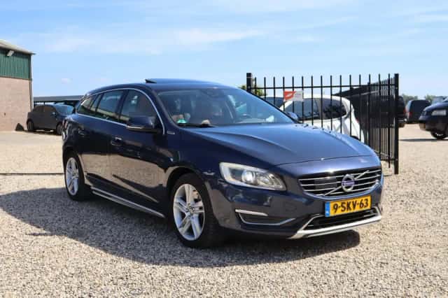 Volvo V60 (2013) thumbnail 1