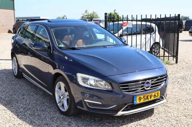 Volvo V60 (2013) thumbnail 3