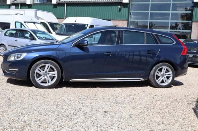 Volvo V60 (2013) thumbnail 6