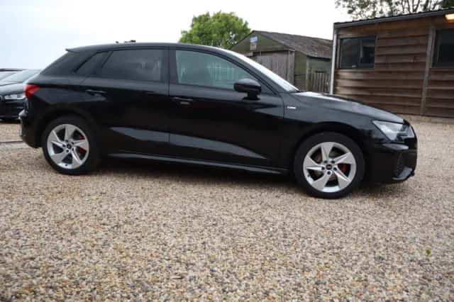 Audi A3 (2022) thumbnail 2