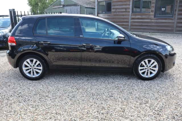 Volkswagen Golf (2011) thumbnail 2