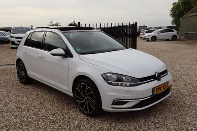 Volkswagen Golf (2018) thumbnail 3