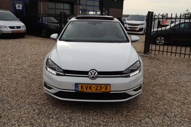 Volkswagen Golf (2018) thumbnail 4