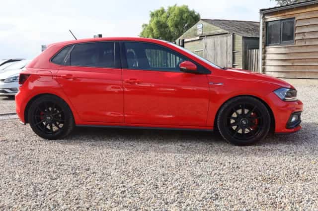 Volkswagen Polo (2019) thumbnail 2