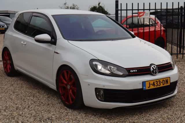 Volkswagen Golf (2010) thumbnail 1