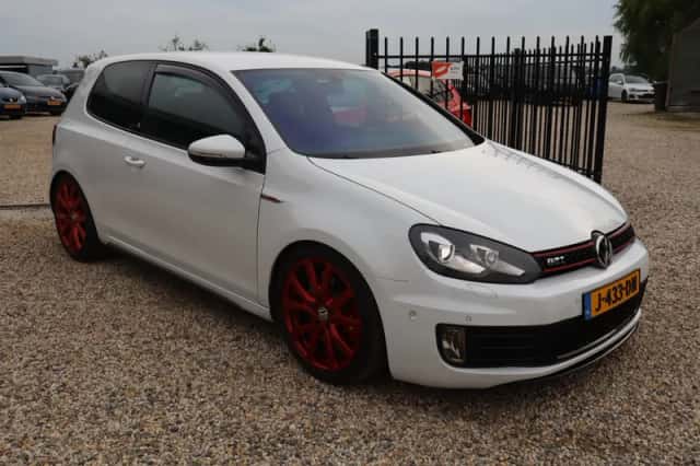 Volkswagen Golf (2010) thumbnail 3