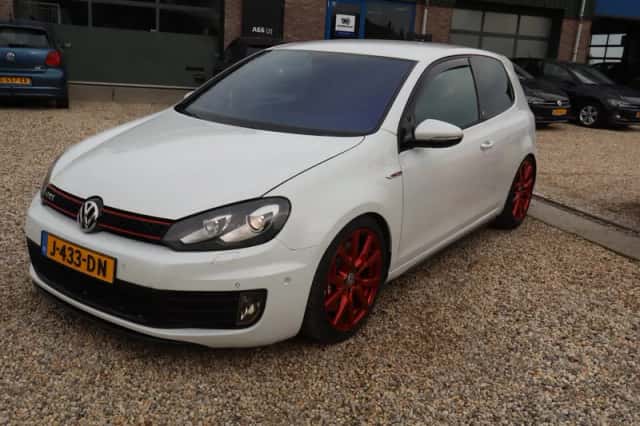 Volkswagen Golf (2010) thumbnail 5