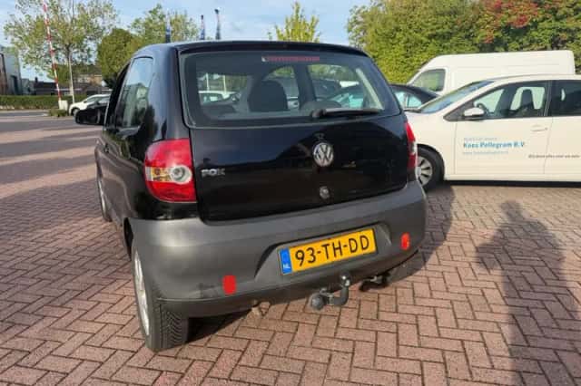 Volkswagen Fox (2006) thumbnail 3