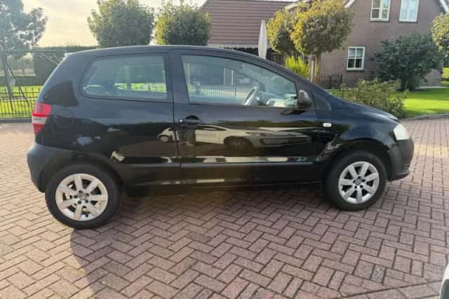 Volkswagen Fox (2006) thumbnail 4