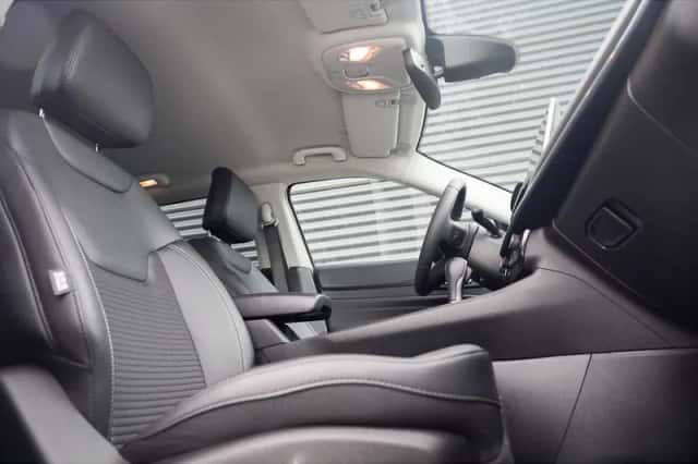 Jeep Compass (2022) thumbnail 2