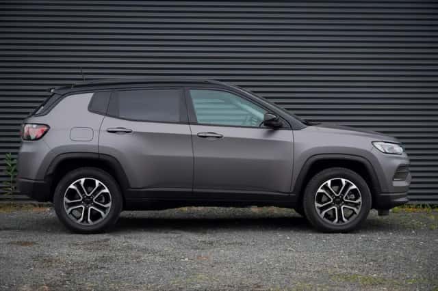 Jeep Compass (2022) thumbnail 3