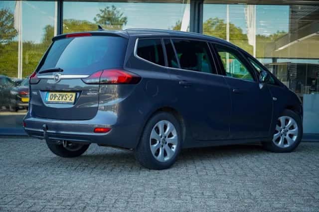 Opel Zafira (2013) thumbnail 4