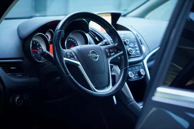 Opel Zafira (2013) thumbnail 6