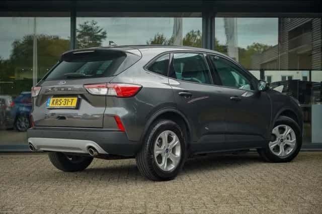 Ford Kuga (2022) thumbnail 4