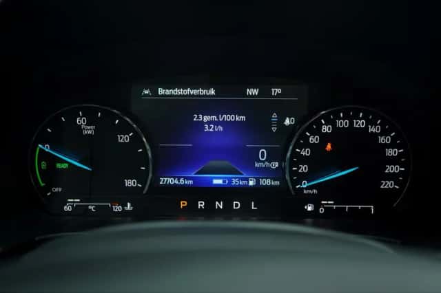 Ford Kuga (2022) thumbnail 5