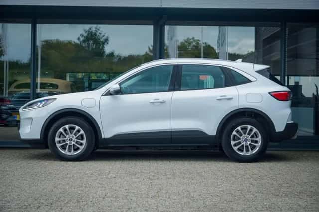 Ford Kuga (2022) thumbnail 3