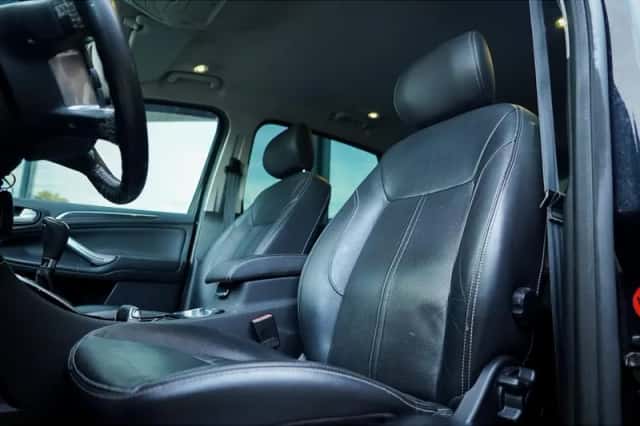 Ford S-Max (2011) thumbnail 2