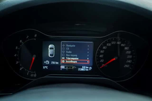 Ford S-Max (2011) thumbnail 5