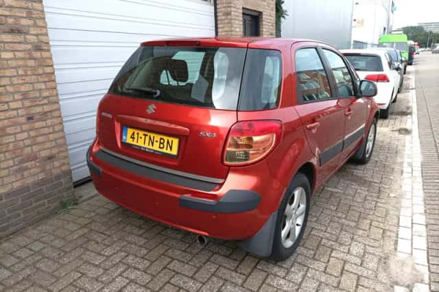 Suzuki SX4 (2006) thumbnail 6