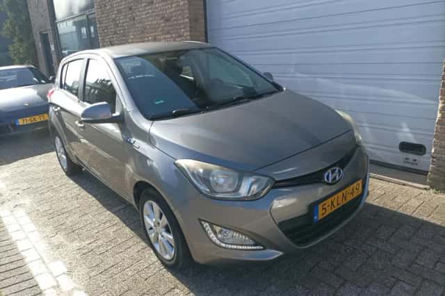 Hyundai i20 (2013) thumbnail 4