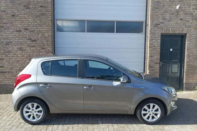Hyundai i20 (2013) thumbnail 6