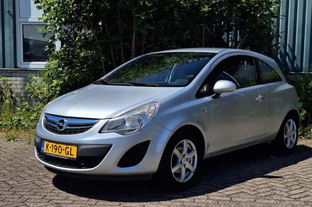 Opel Corsa (2011) thumbnail 1