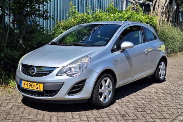 Opel Corsa (2011) thumbnail 5