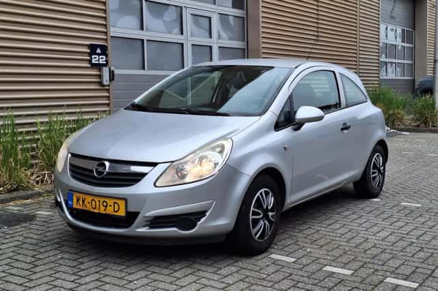 Opel Corsa (2009) thumbnail 5