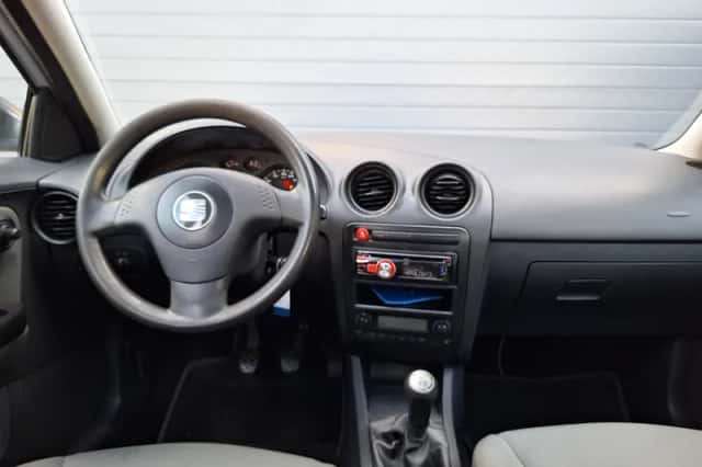 SEAT Ibiza (2004) thumbnail 2