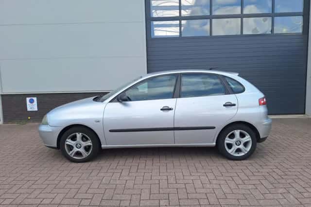 SEAT Ibiza (2004) thumbnail 4