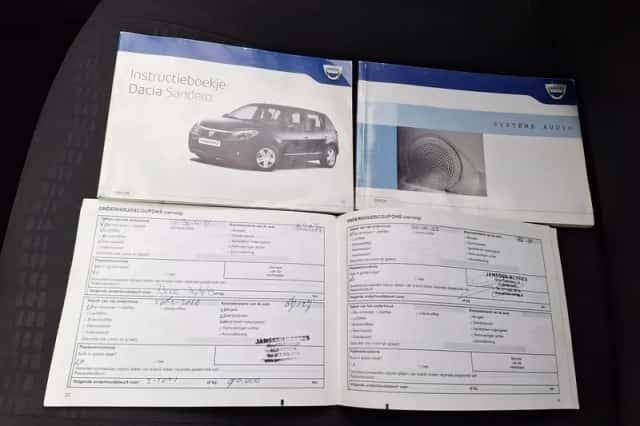 Dacia Sandero (2010) thumbnail 4