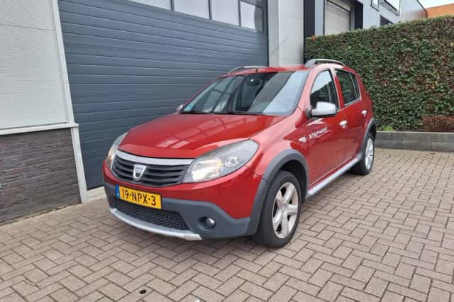 Dacia Sandero (2010) thumbnail 5