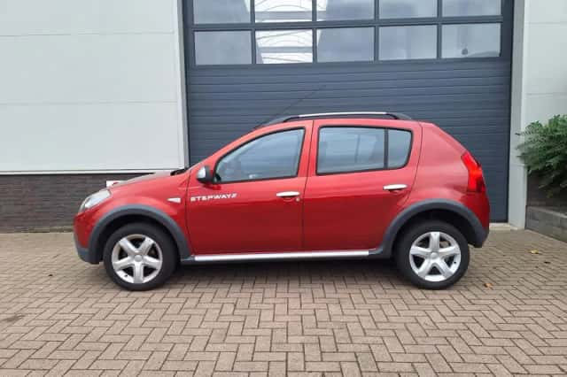 Dacia Sandero (2010) thumbnail 6