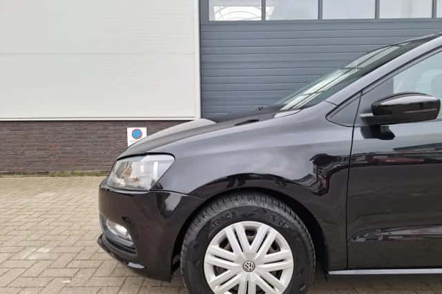 Volkswagen Polo (2015) thumbnail 6