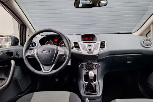 Ford Fiesta (2009) thumbnail 2