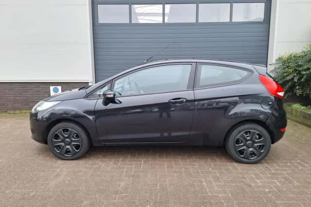 Ford Fiesta (2009) thumbnail 6