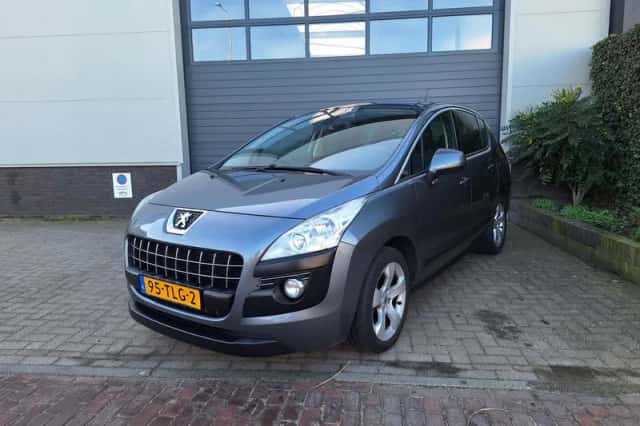 Peugeot 3008 (2012) thumbnail 1