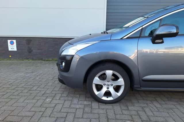 Peugeot 3008 (2012) thumbnail 5