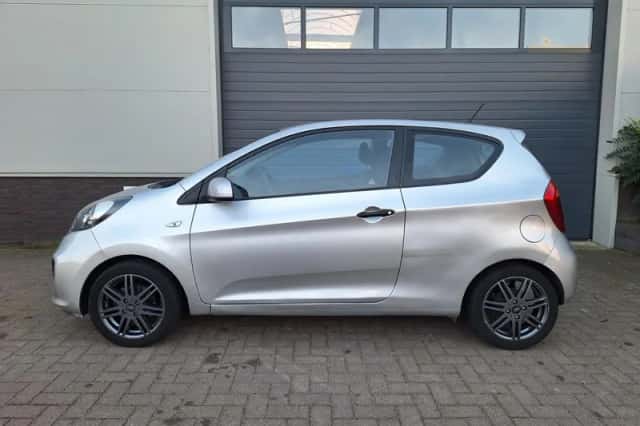Kia Picanto (2011) thumbnail 6