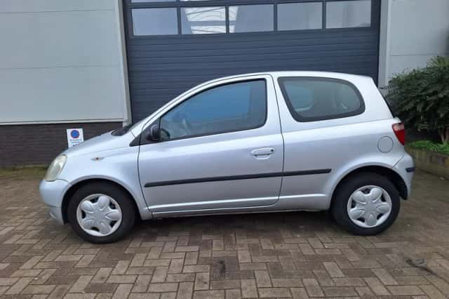 Toyota Yaris (2002) thumbnail 6