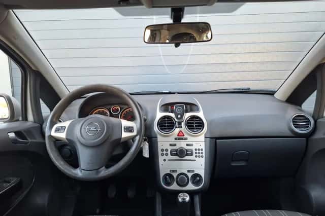 Opel Corsa (2007) thumbnail 2