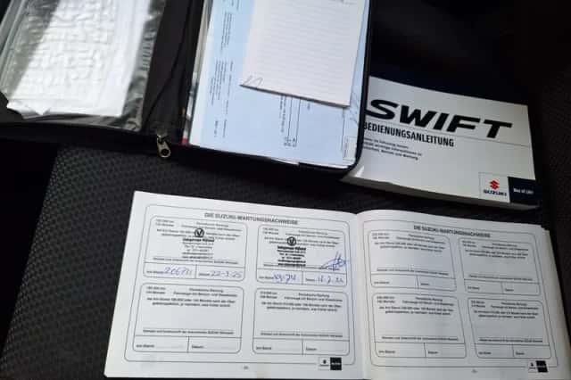 Suzuki Swift (2012) thumbnail 4