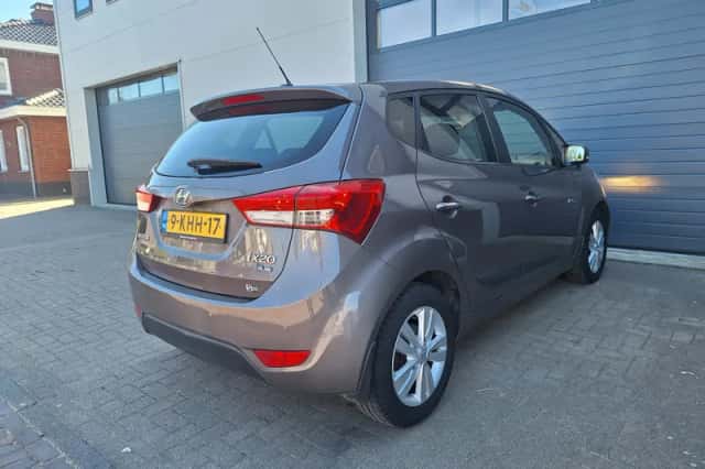 Hyundai ix20 (2013) thumbnail 3