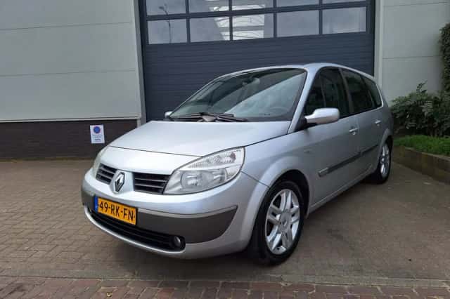 Renault Grand Scénic (2005) thumbnail 1
